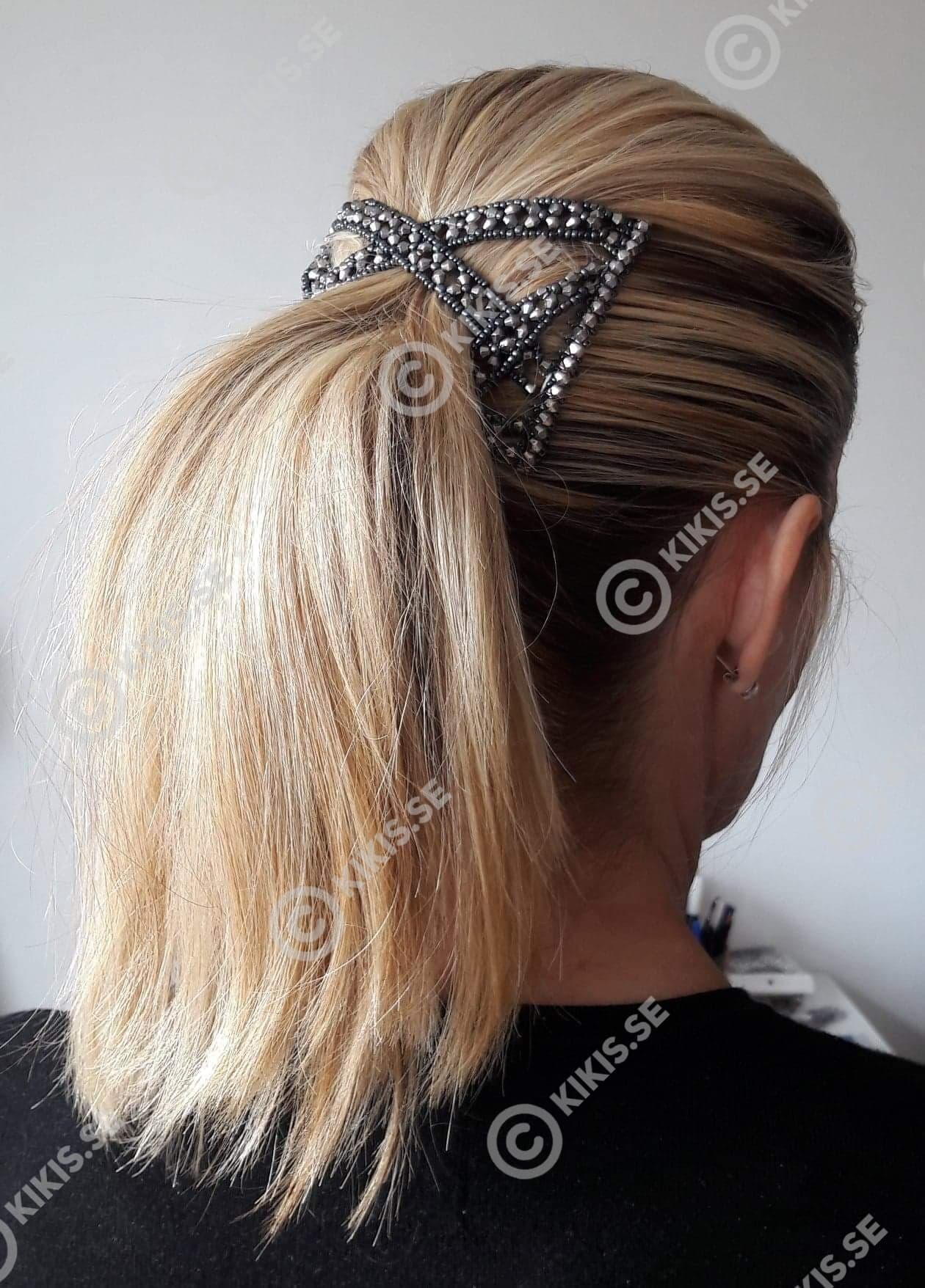 A sales hair comb